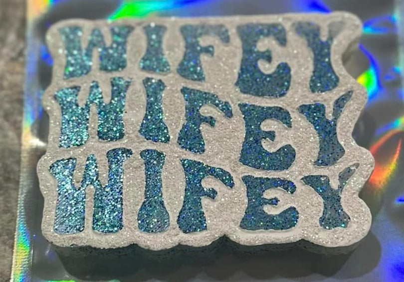 Custom - Groovy Wifey